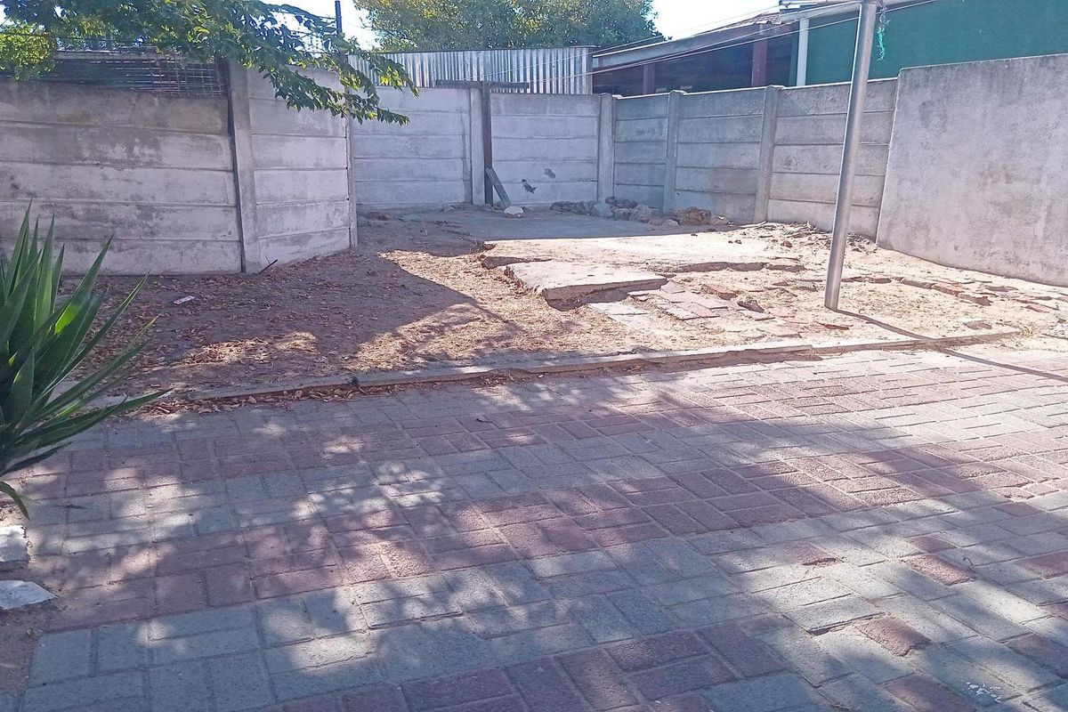 Three bedroom Home in Forest Heights - Photo 3