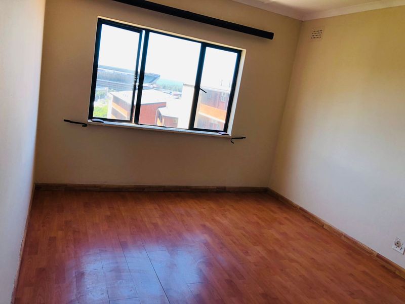 2.5 Bedrooms, 1 Bathrooms Apartment For Sale In Morningside, Durban - Photo 10