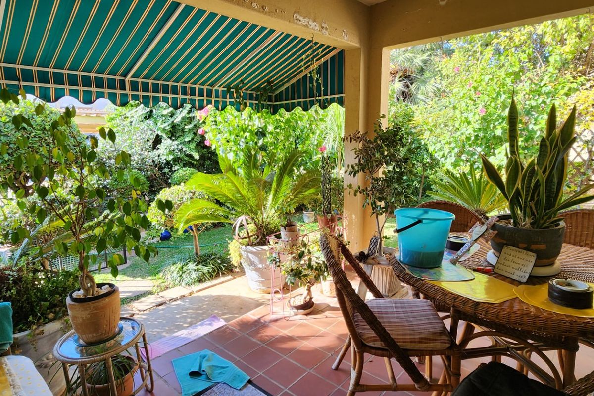 2 Bedroom Flat in very popular complex in central Wilkoppies. - Photo 2