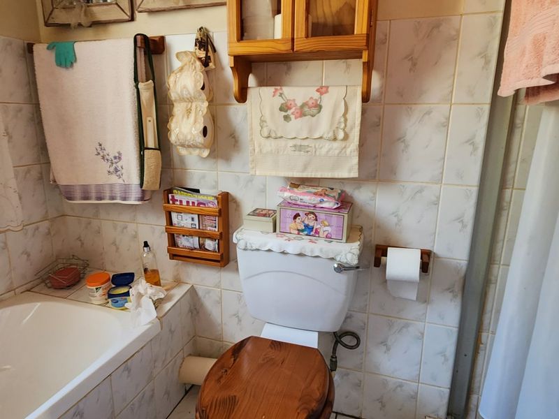 2 Bedroom Flat in very popular complex in central Wilkoppies. - Photo 9