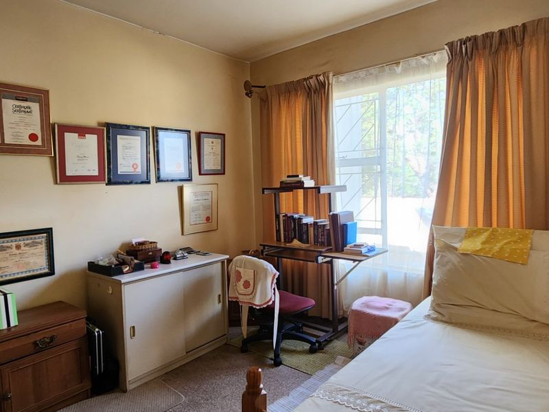 2 Bedroom Flat in very popular complex in central Wilkoppies. - Photo 8