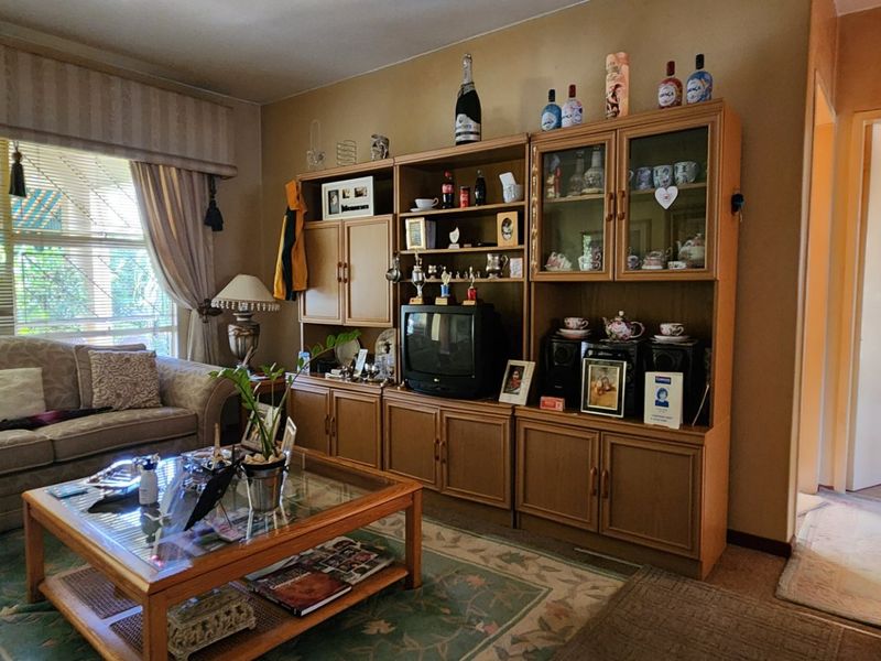 2 Bedroom Flat in very popular complex in central Wilkoppies. - Photo 4