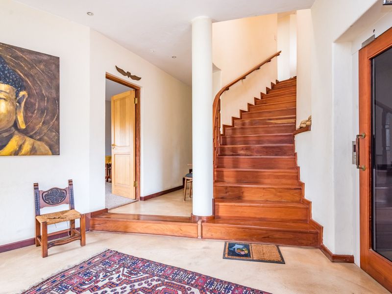 ENTERTAINER DELIGHT IN THIS LARGE FAMILY DREAM HOME IN MEERHOF, FULLY FURNISHED - Photo 9