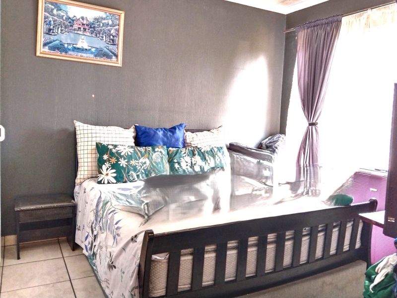 Renovators dream 2-Bed Townhouse in Honeydew Manor - Photo 6