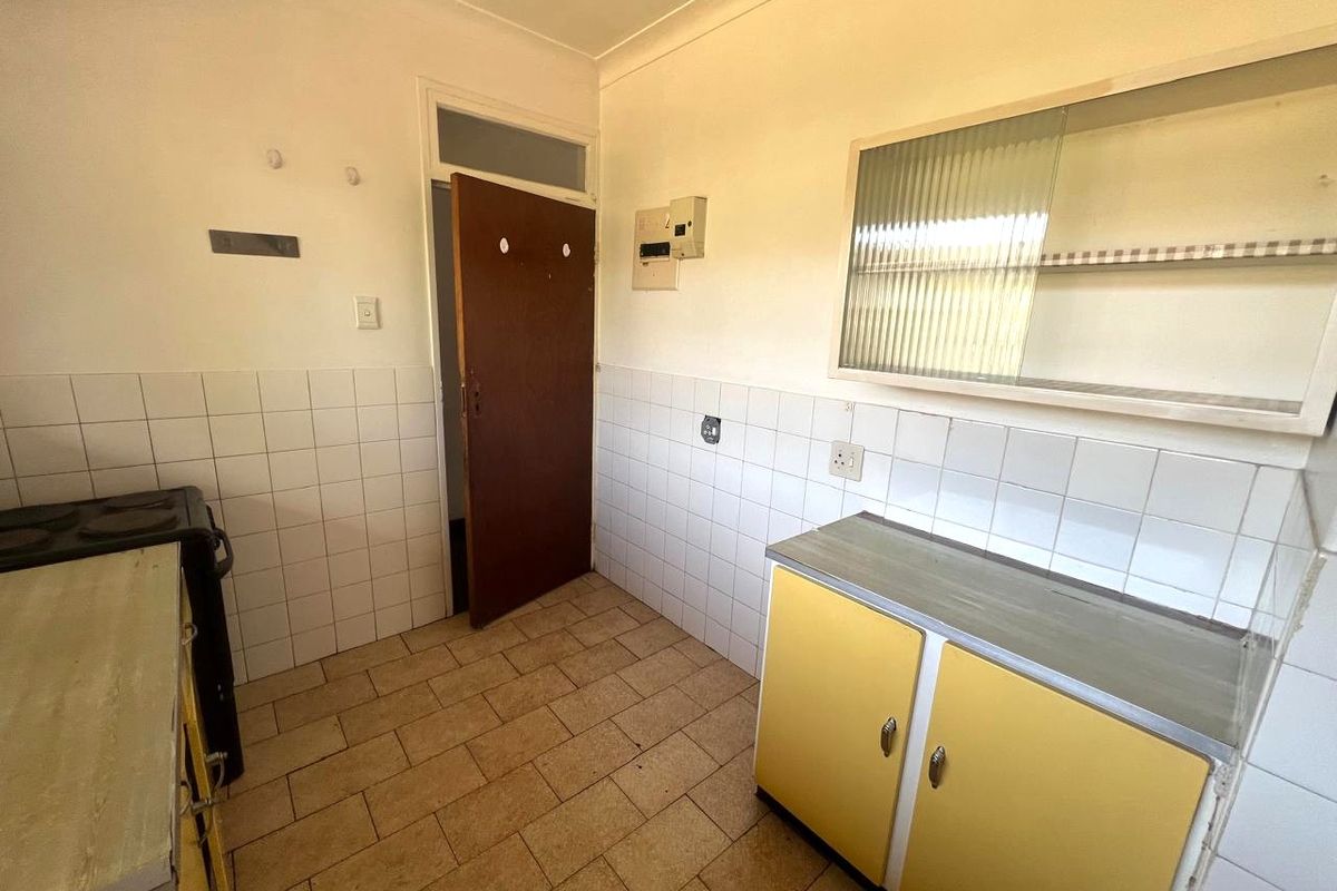 INVESTMENT PROPERTY WITH GREAT TENANT in Windsor West - Photo 5