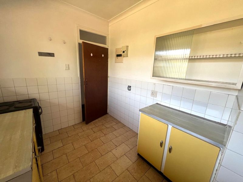 Charming Windsor West flat with garden access - Photo 6