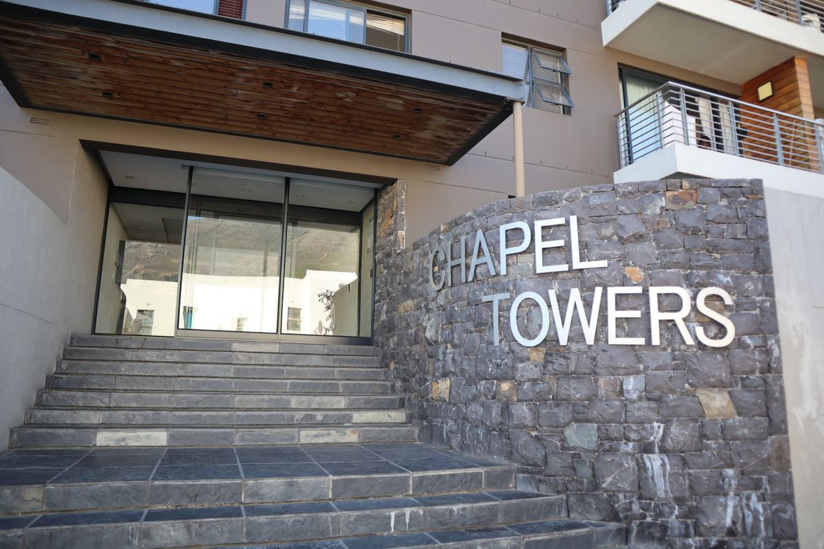 Charming 2-Bedroom Apartment for Sale in Zonnebloem, Cape Town - Photo 5