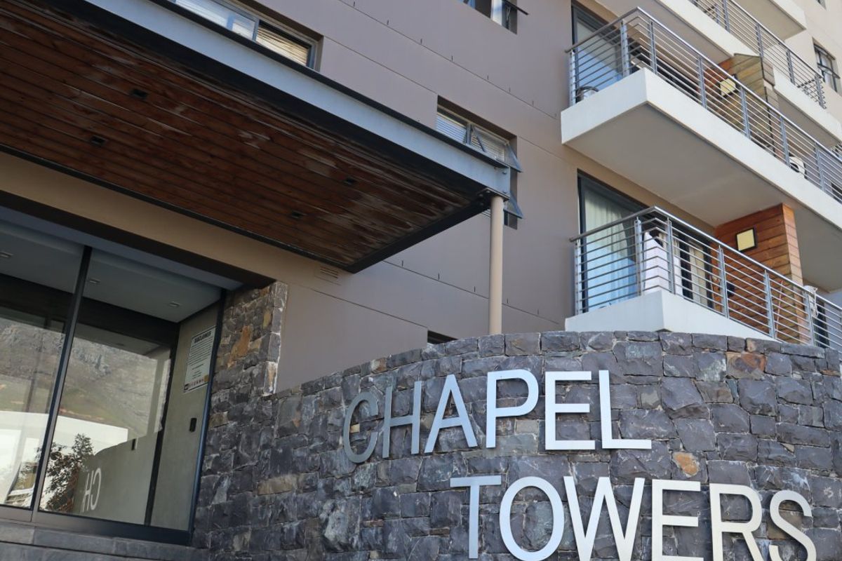 Charming 2-Bedroom Apartment for Sale in Zonnebloem, Cape Town - Photo 4