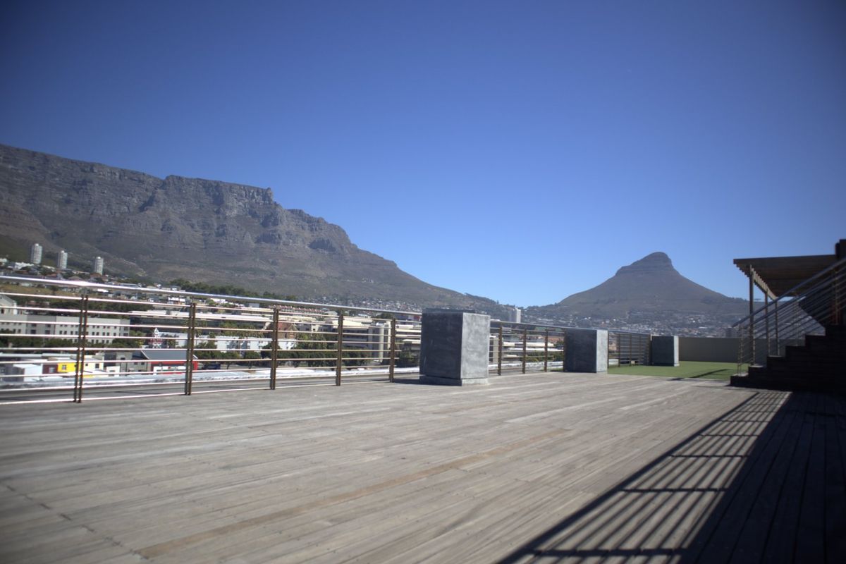 Charming 2-Bedroom Apartment for Sale in Zonnebloem, Cape Town - Photo 3