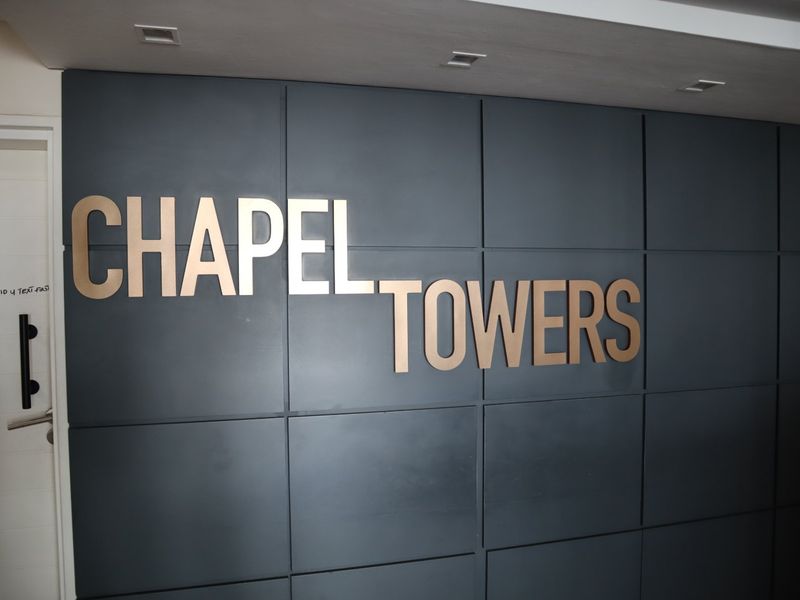 Charming 2-Bedroom Apartment for Sale in Zonnebloem, Cape Town - Photo 4