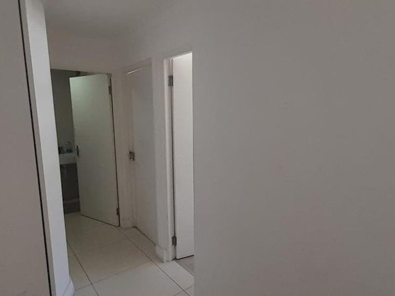 Charming 2-Bedroom Apartment for Sale in Zonnebloem, Cape Town - Photo 10