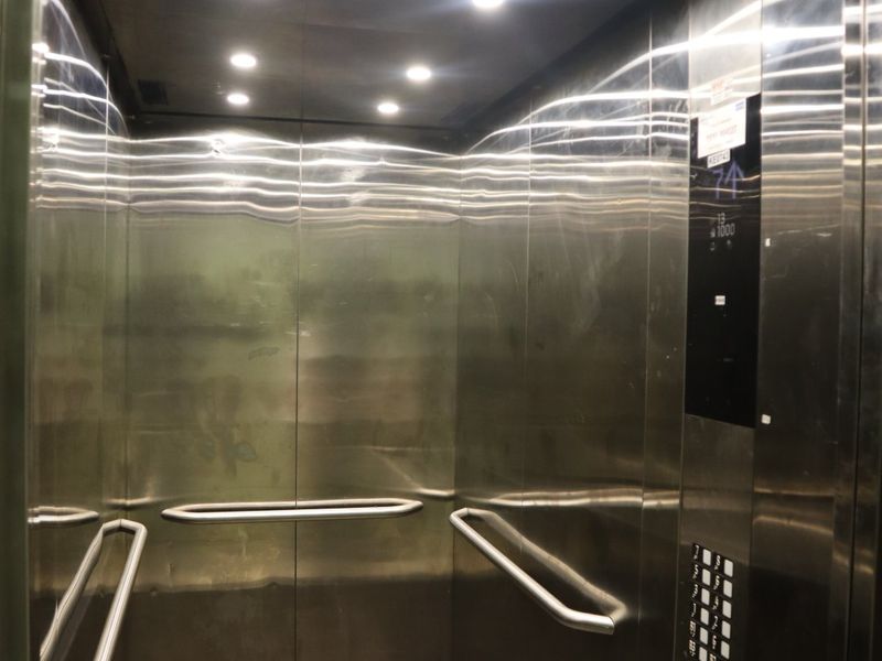 Charming 2-Bedroom Apartment for Sale in Zonnebloem, Cape Town - Photo 6