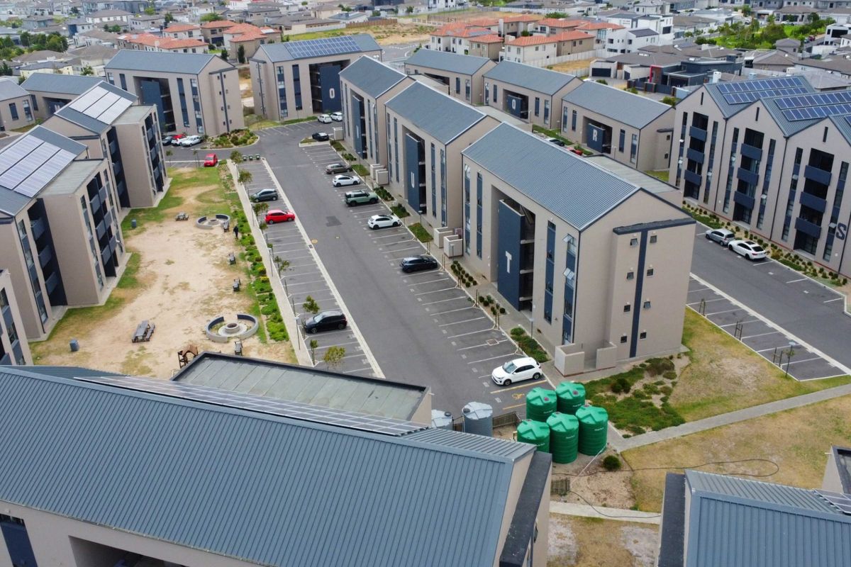 Well maintained Apartment - Photo 3