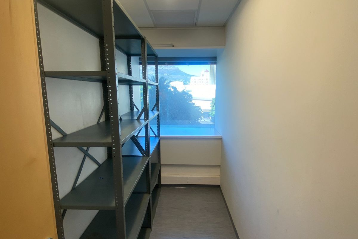 950m2 Premium Space to Let  - Photo 4