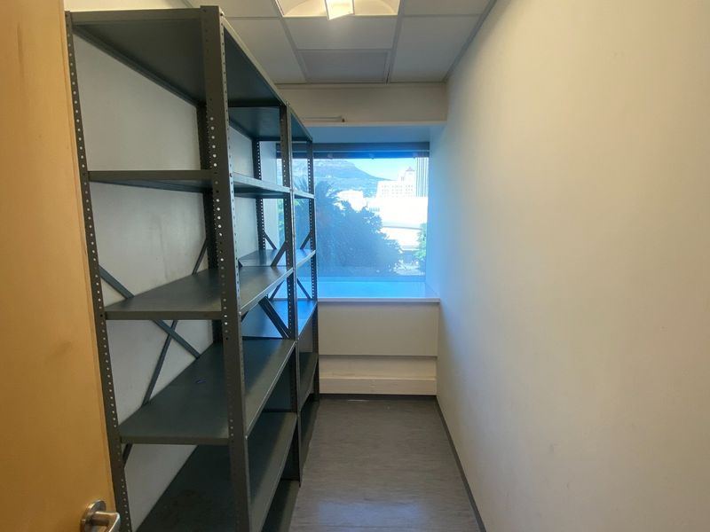 950m2 Premium Space to Let  - Photo 4