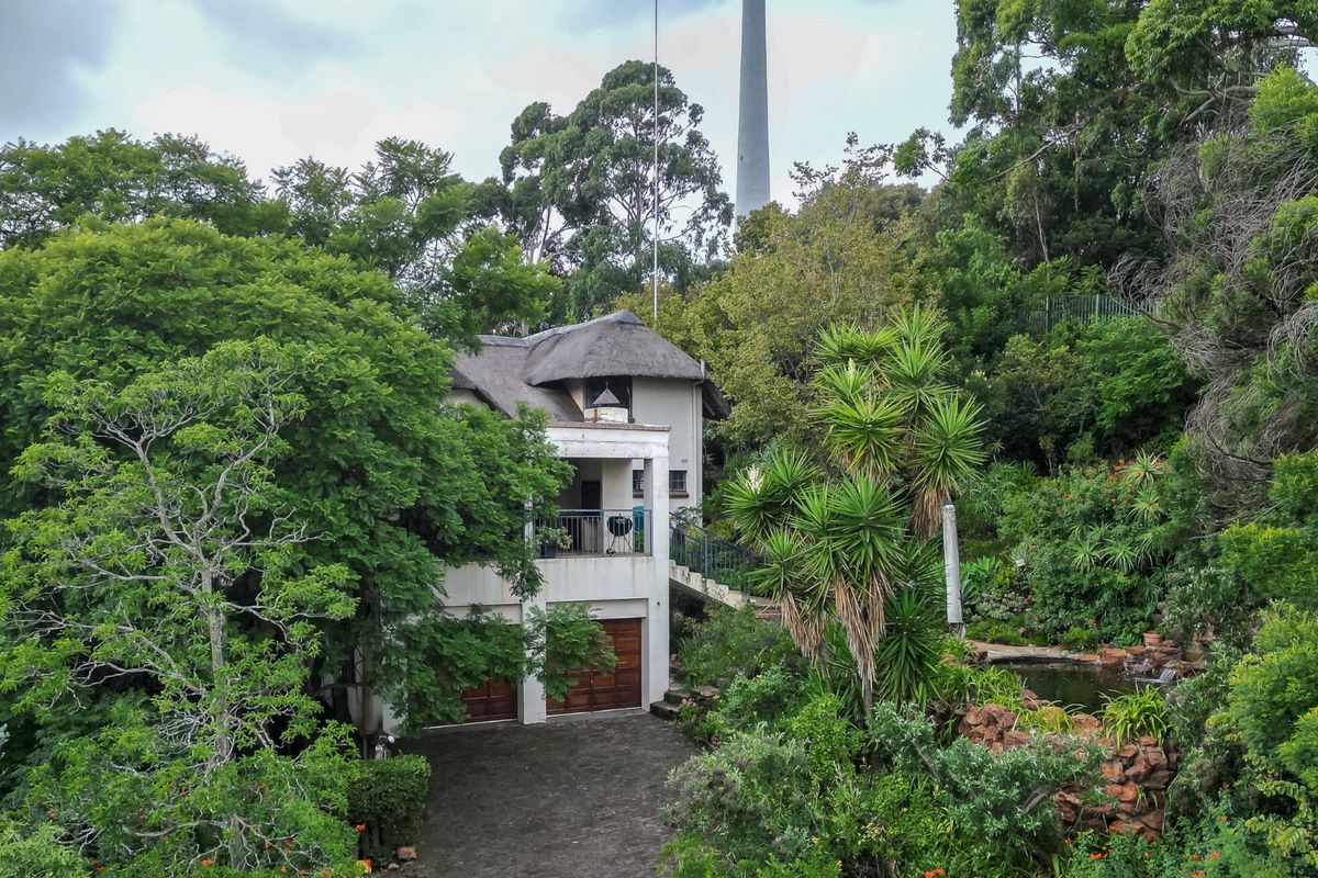 Exceptional Investment Property - 5 Bedroom Home with Extensive Accommodation in Auckland Park - Photo 4
