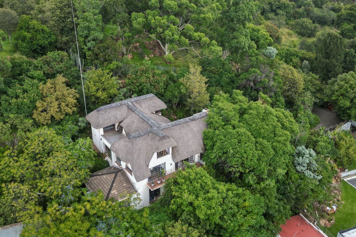 Exceptional Investment Property - 5 Bedroom Home with Extensive Accommodation in Auckland Park - Photo 3