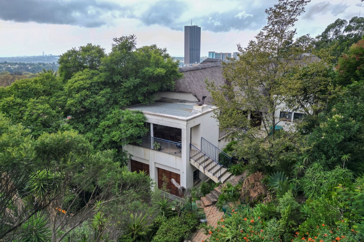 Exceptional Investment Property - 5 Bedroom Home with Extensive Accommodation in Auckland Park - Photo 5