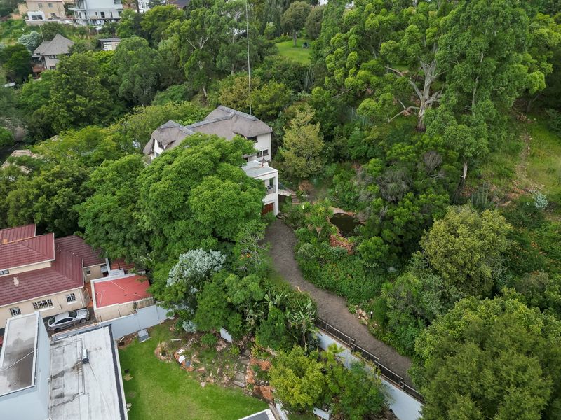 Exceptional Investment Property - 5 Bedroom Home with Extensive Accommodation in Auckland Park - Photo 2