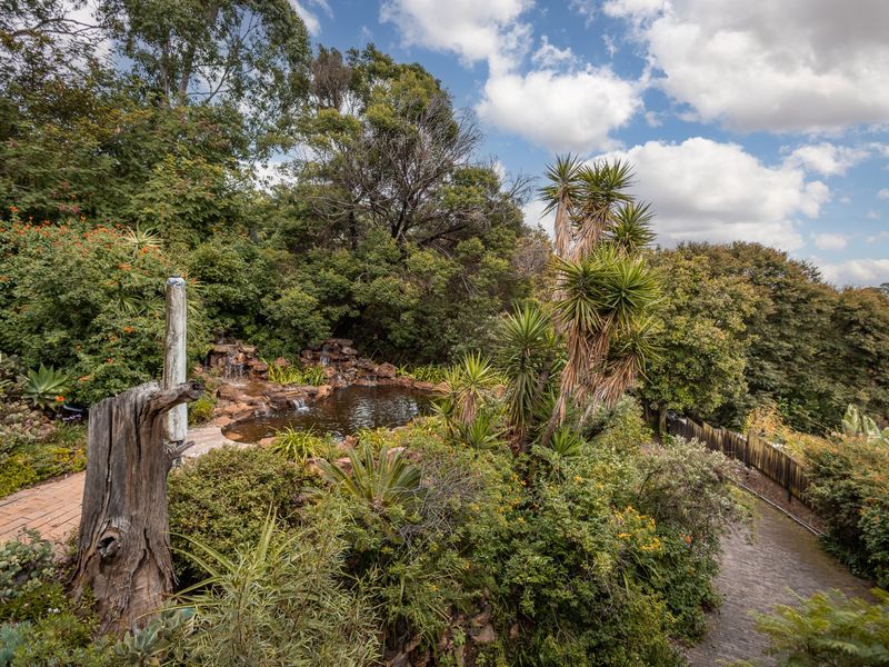 Exceptional Investment Property - 5 Bedroom Home with Extensive Accommodation in Auckland Park - Photo 9