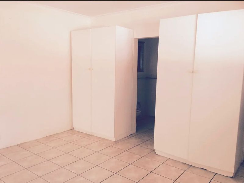 Two Bed, Two Bath Cottage with Own Entrance in Safe and Secure Suburb- Creer Road, Westville - Photo 3