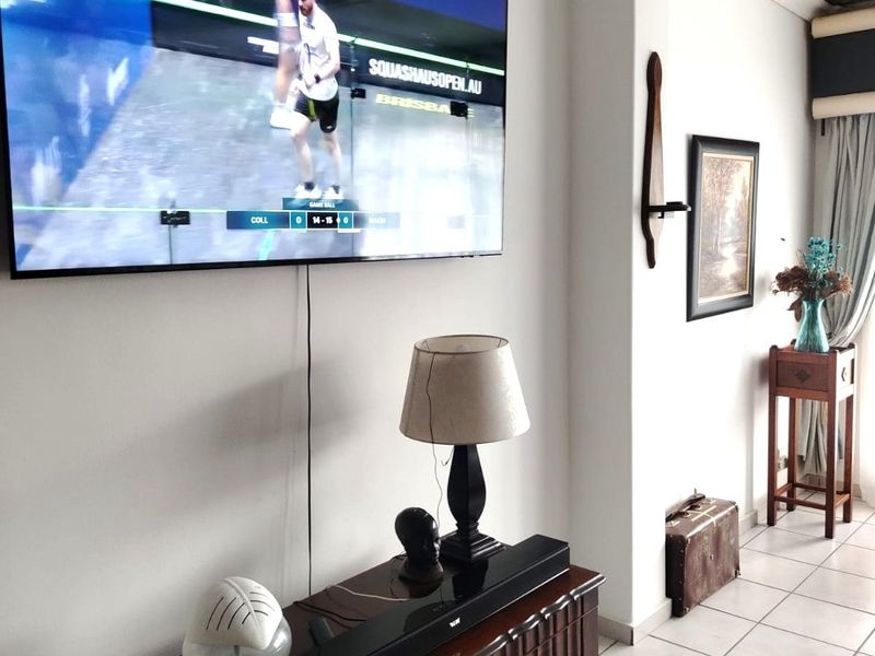 Stylish Family Living with Pool, Borehole, Lapa & Excellent Entertainment Appeal - Photo 7