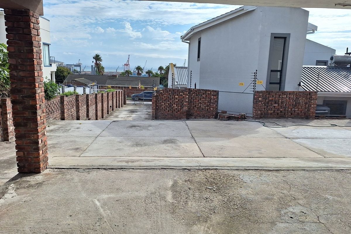 STUNNING DOUBLE STOREY HOME WITH BAY VIEWS  - Photo 4