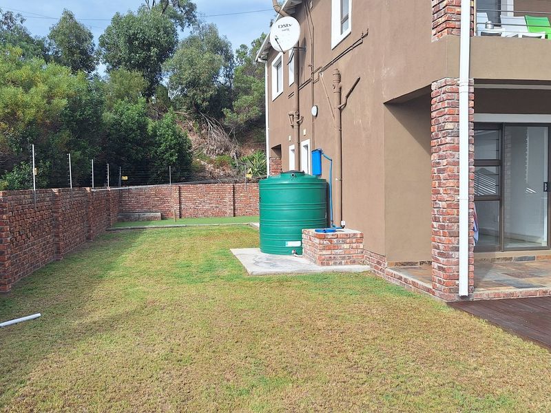 STUNNING DOUBLE STOREY HOME WITH BAY VIEWS  - Photo 6