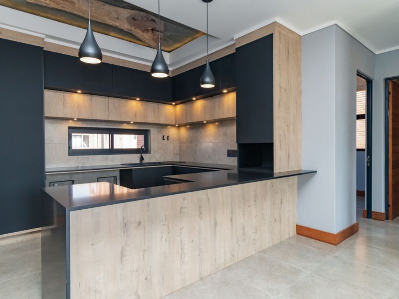 Modern 2 Bedroom, 2 Bathroom Apartment for Sale in Berula, Benoni – Stylish Living - Photo 3