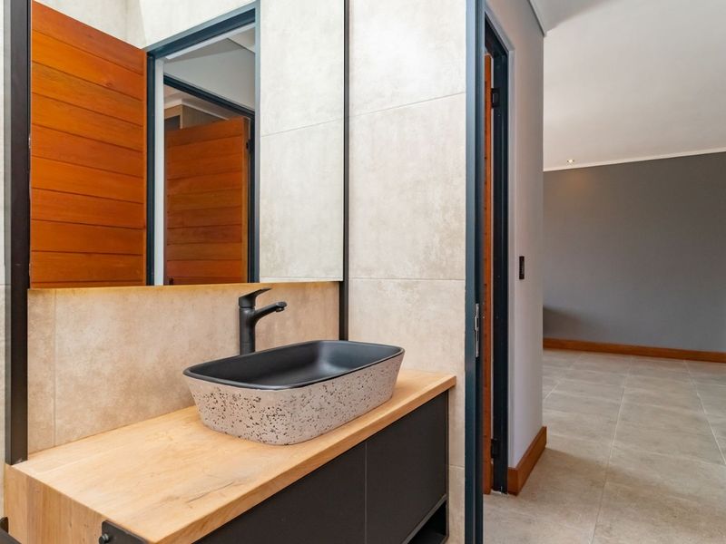 Modern 2 Bedroom, 2 Bathroom Apartment for Sale in Berula, Benoni – Stylish Living - Photo 7