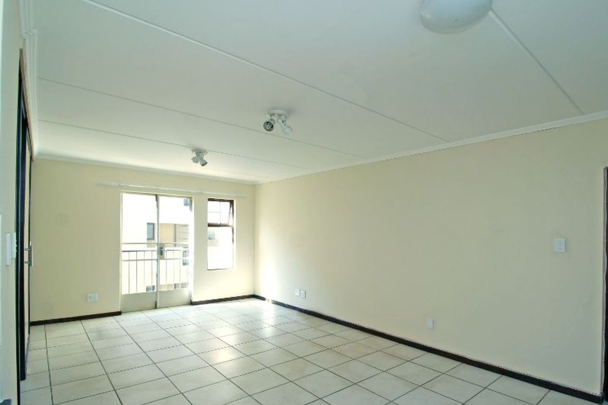 Bachelor Apartment for Sale – Kosmosdal, Centurion - Photo 2