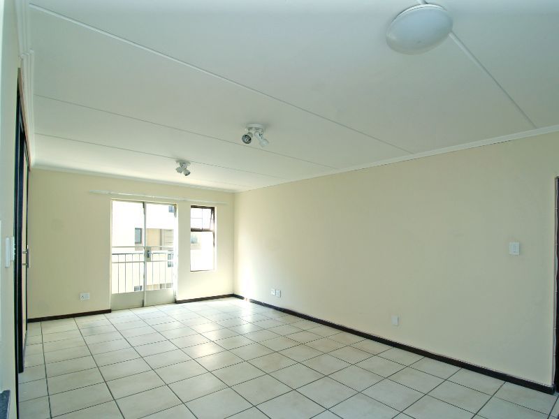 Bachelor Apartment for Sale – Kosmosdal, Centurion - Photo 2