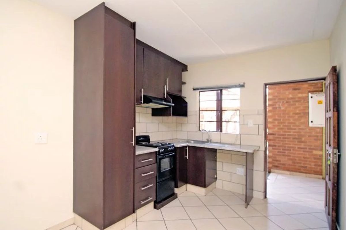 2 Bed House in Kempton Park Central for Sale - Photo 5
