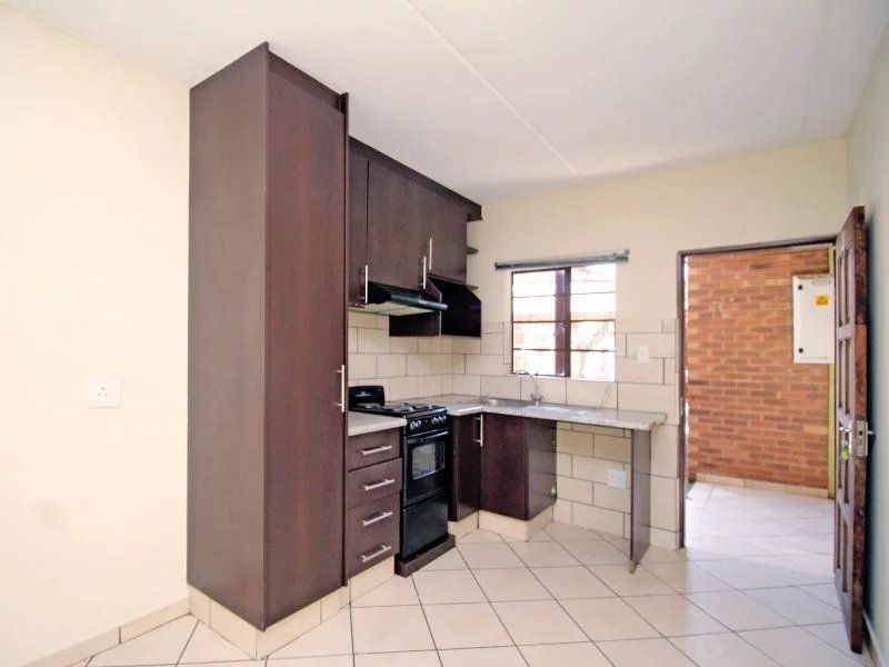 2 Bed House in Kempton Park Central for Sale - Photo 5