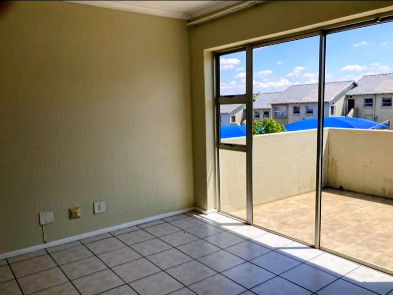 2 Bedroom 1 Bathroom first floor apartment for rent. - Photo 6