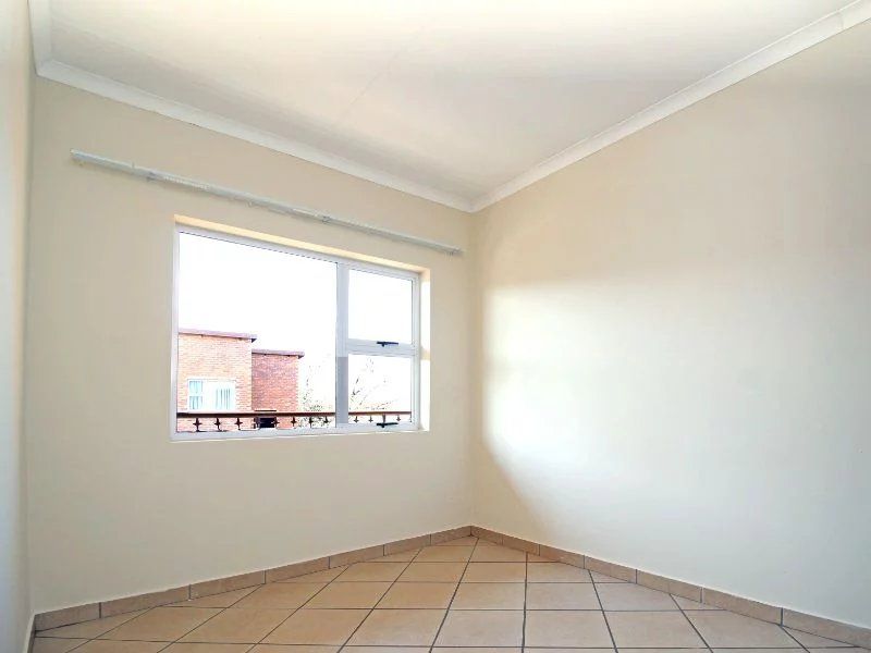 2 Bed Apartment in Kempton Park Ext 1 for Sale - Photo 6