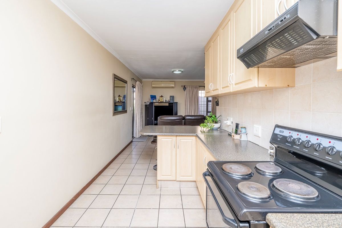 A Home Where Comfort Meets Convenience in De Oude Spruit - Photo 5