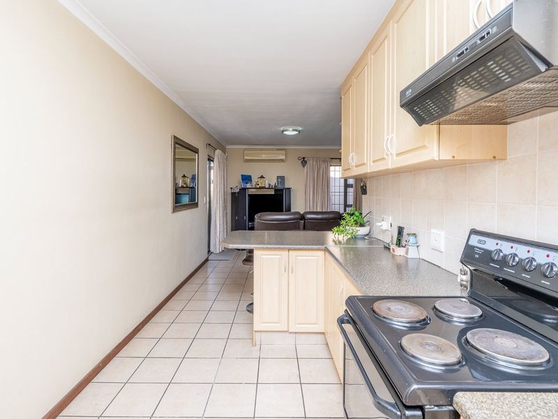 A Home Where Comfort Meets Convenience in De Oude Spruit - Photo 5