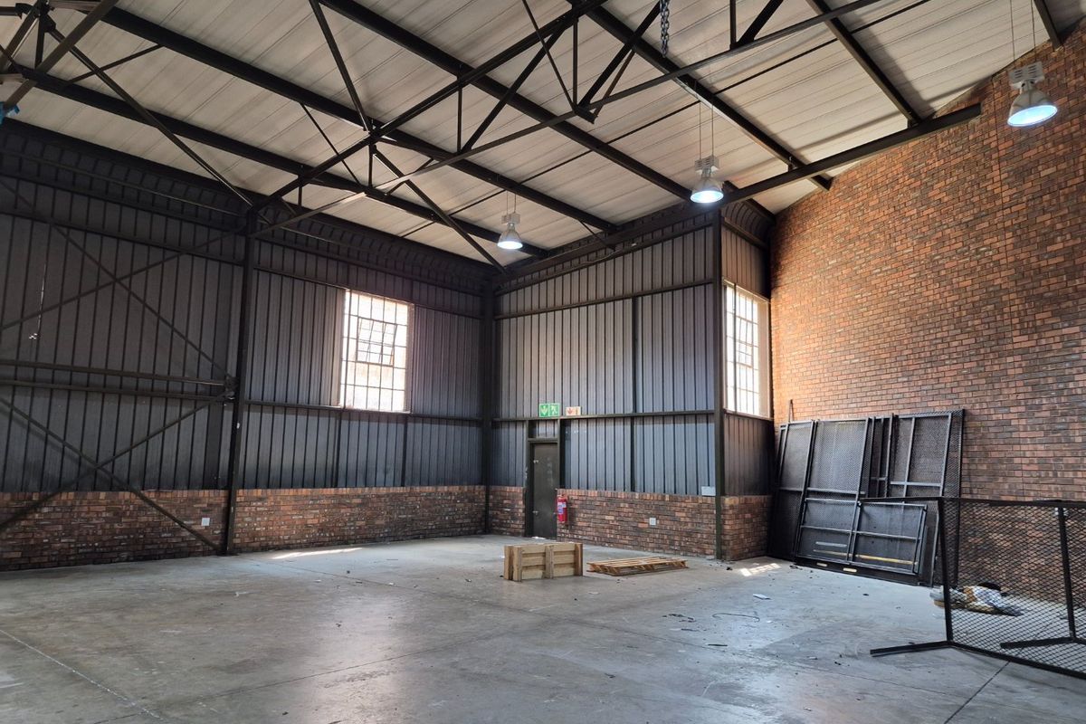 Prime Warehouse & Office Space to Let in Secure Randburg Business Park - Photo 5