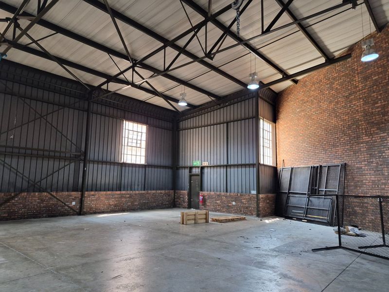 Prime Warehouse & Office Space to Let in Secure Randburg Business Park - Photo 5