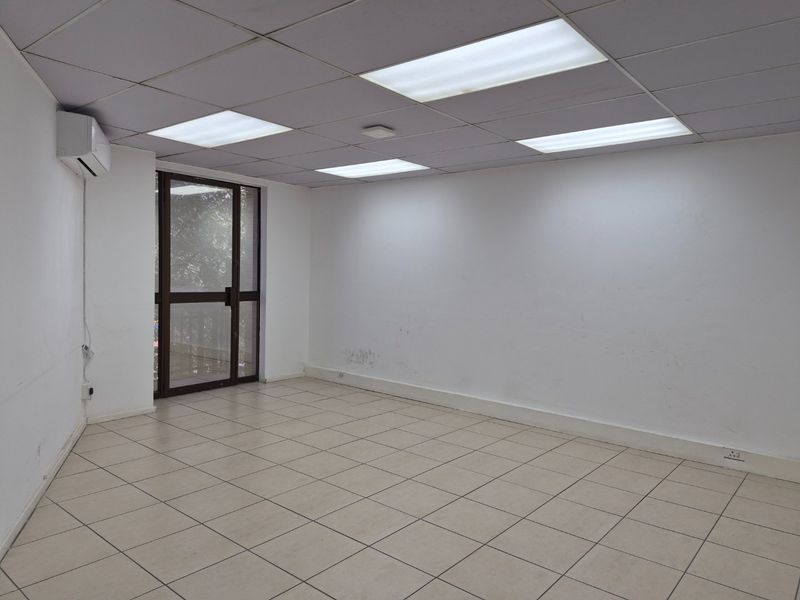 Prime Warehouse & Office Space to Let in Secure Randburg Business Park - Photo 7