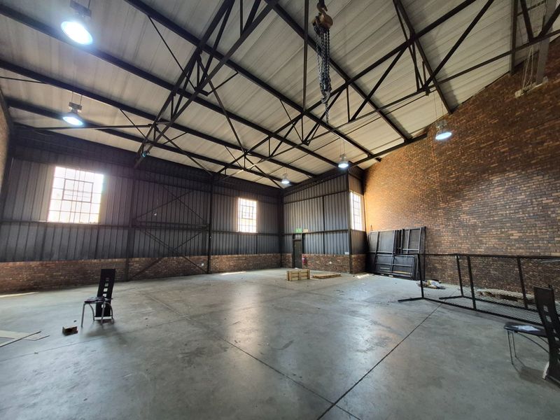 Prime Warehouse & Office Space to Let in Secure Randburg Business Park - Photo 2