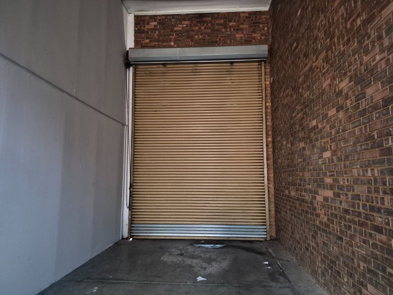 Prime Warehouse & Office Space to Let in Secure Randburg Business Park - Photo 4