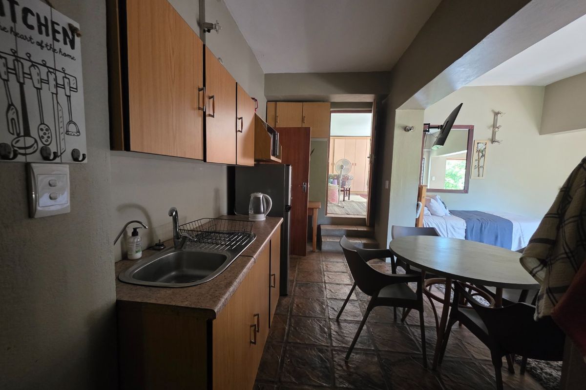 Charming 1 Bedroom Rental - Furnished or Unfurnished option available!!!!!! - Photo 4