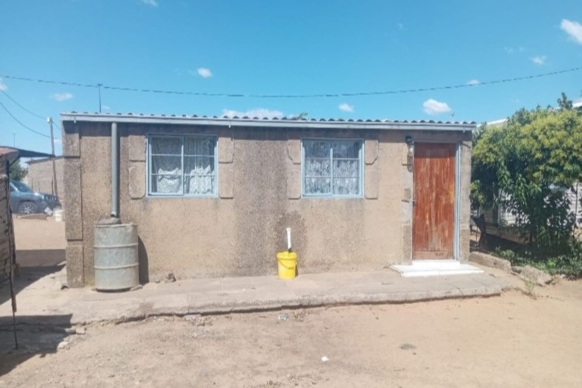 House For Sale W Section Botshabelo Free-State  - Photo 2