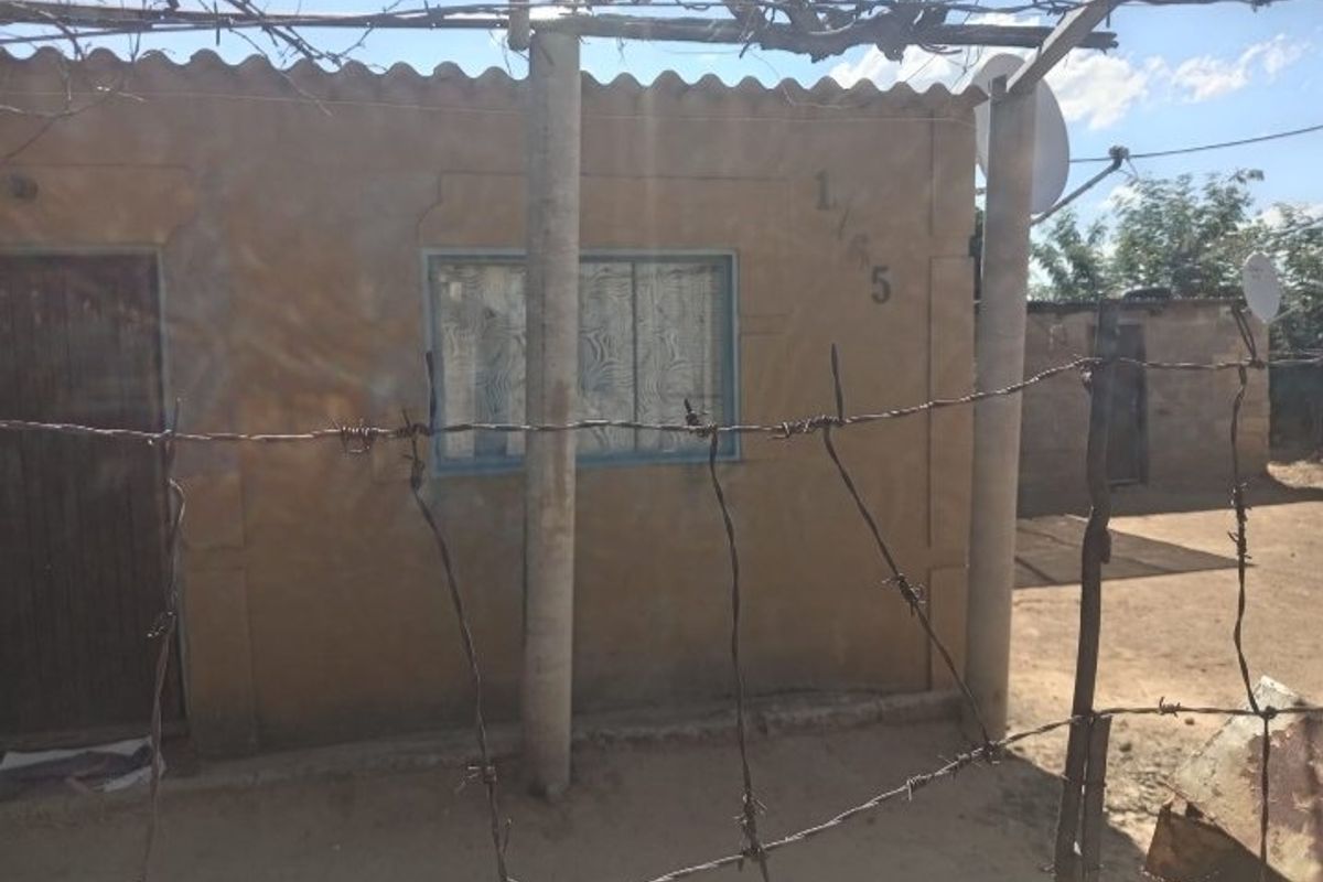 House For Sale W Section Botshabelo Free-State  - Photo 3