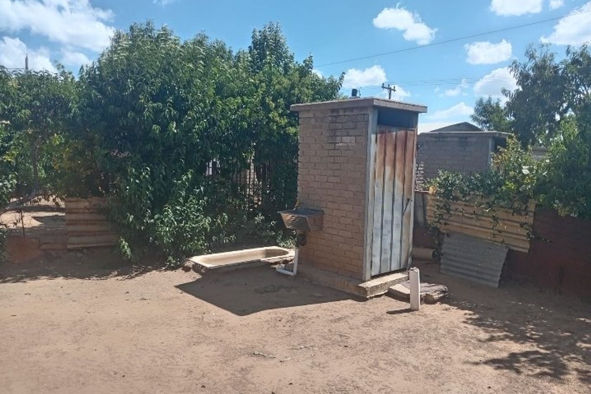 House For Sale W Section Botshabelo Free-State  - Photo 5