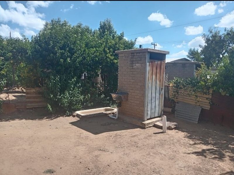 House For Sale W Section Botshabelo Free-State  - Photo 5