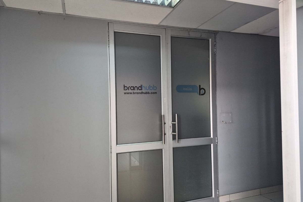Modern Fully-Fitted Office Near Rivonia Off-Ramp – Available Now - Photo 5
