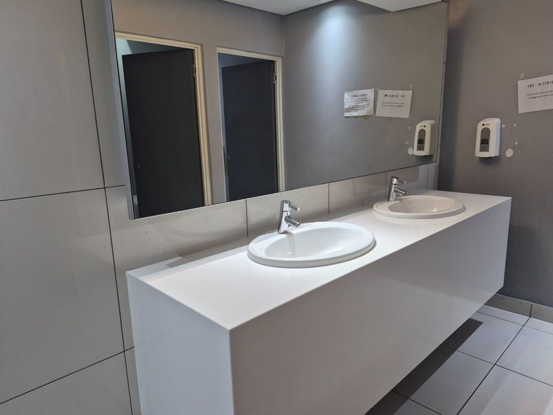 Modern Fully-Fitted Office Near Rivonia Off-Ramp – Available Now - Photo 7